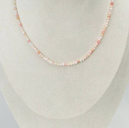 Колье из розового Опала