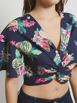 V Yaka ?i?ekli K?sa Kollu Crop Kad?n Bluz