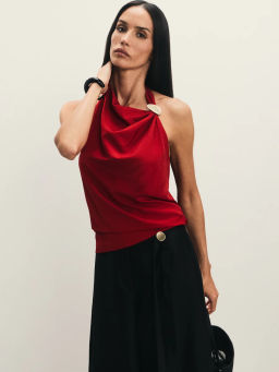 Топ-халтер с декоративной брошью / Zarina