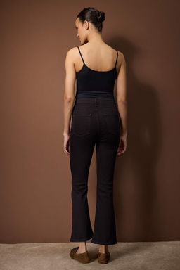 Kahverengi Yuksek Bel Comfort/Esnek Crop Flare Jeans TWOAW26JE00278 - Trendyolmilla фото 4