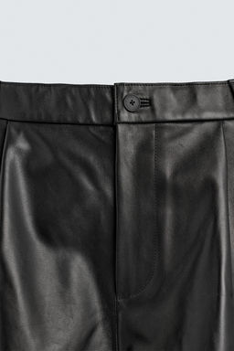 BERMUDA RELAXED FIT PIEL PLIEGUES / Negro - Zara фото 9