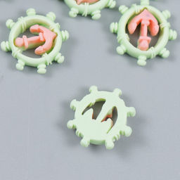 Цена за 10 шт. Пластиковый декоративный элемент Арт Узор. Якорь и штурвал, 1.6?1.5 см