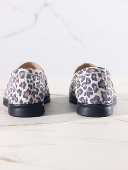 Лоферы туфли 170.2614bl. белый леопард