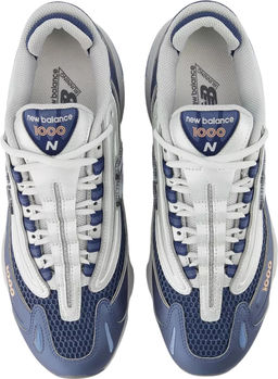 Кроссовки взрослые