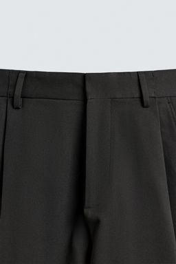 PANTAL?N WIDE FIT PLIEGUES / Negro