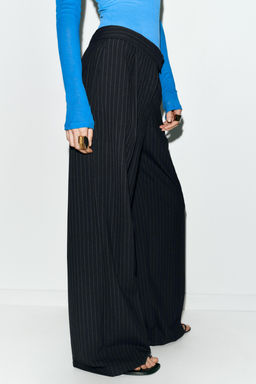 WIDE-LEG PINSTRIPE TROUSERS WITH DARTS - Zara фото 4