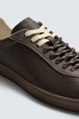 ZAPATILLA METALIZADA ESTILO RETRO / Marr?n - Zara фото 6