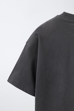 CAMISETA ESTAMPADO TEXTO / Gris antracita - Zara фото 4