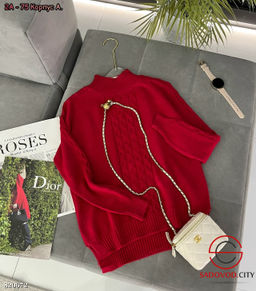 Пуловер женский с узором