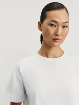 Футболка из хлопка с вышивкой на рукаве / Zarina фото 7