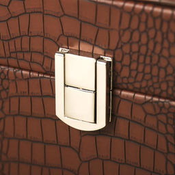 Шкатулка кожзам под часы 8 отделений и бижутерию Рептилия кофейная матовая 9,5х33х20 см - Simaland фото 5