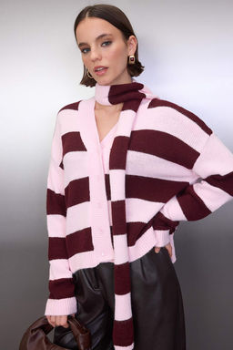 Pembe Sal Detayl? Yumusak Dokulu Oversize V Yaka Triko H?rka TWOAW26HI00278