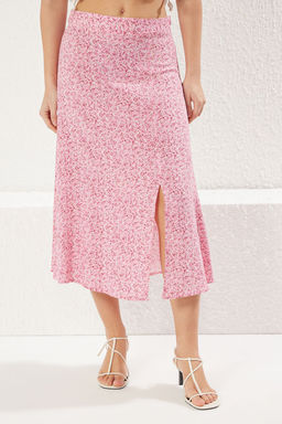 Ac?k Pembe Y?rtmac Detayl? Cicek Desenli Viskon Kumasl? Midi Dokuma Etek TWOSS20ET0230