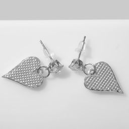 Серьги со стразами Сердце изящное, цвет белый в серебре - Queen fair фото 2