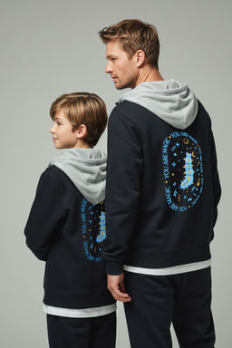 Siyah Kapusonlu Erkek Cocuk S?rt Bask?l? Orme Sweatshirt TKDAW25SW00125 - Trendyolmilla фото 4