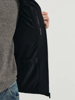 Куртка с потайным капюшоном / Zarina