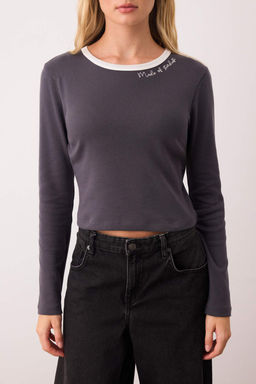 Ac?k Sar? Nak?sl? Fitted/Vucuda Oturan Kontrast Detayl? Orme T-Shirt TWOAW26TS00019 - Trendyolmilla фото 3