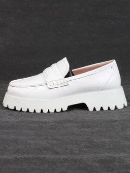 03-YP9860B WHITE Лоферы женские (натуральная кожа)