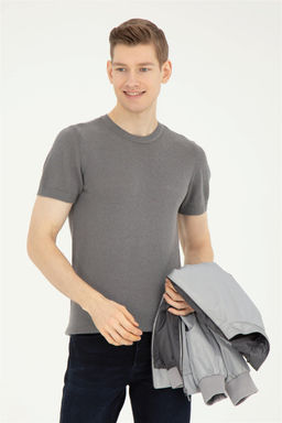 Мужской светло-серый свитер