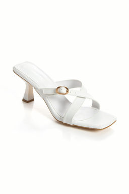 Beyaz Gold Tokal? Kare Burun Kad?n Topuklu Terlik TAKSS25TO00035