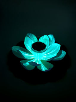 Садовый светильник для водоемов 28 х 28 х 9 см на солнечной бат-е "Лотос" бел N011