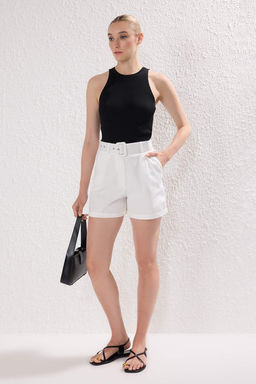 Beyaz Kemerli Regular Pamuklu Gabardin Sort & Bermuda TWOSS19IE0002