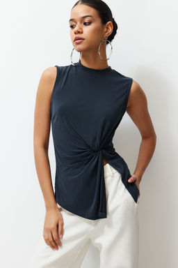 Antrasit More Sustainable Modal Icerikli Dik Yaka Buzgu ve Y?rtmac Detayl? Orme Bluz TWOSS24BZ00359