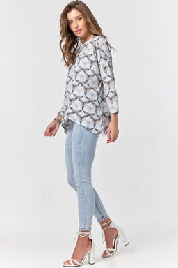 Блузка свободная на пуговицах с принтом на белом - Fly фото 5