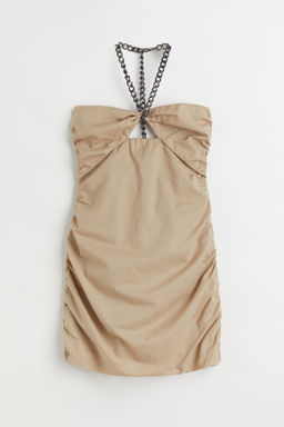 Vestido ajustado con escote halter
