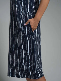 Платье женское, цвет синий белый