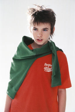 CAMISETA ESTAMPADO TEXTO / Rojo