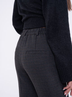 брюки прямого силуэта пояс сзади на резикне - Трика фото 6