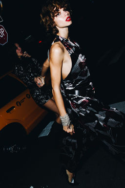 VELVET HALTER TOP WITH FRINGING - Zara фото 2