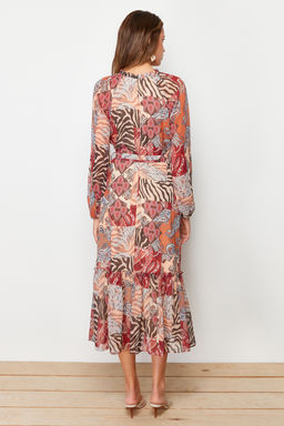 TRENDYOLMILLA Cok Renkli Kusakl? Etnik Desenli Etegi Volanl? Astarl? Midi Dokuma Elbise TWOAW24EL00356  фото 17