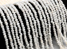 Бусины жемчуг галтовка 3*4мм цвет белый, 34см, 138 бусин. Радуга камня