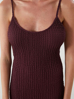 U Yaka Ask?l? Dokulu Elbise