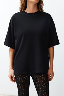 Siyah %100 Kal?n Pamuklu Premium Oversize/Genis Kal?p Bisiklet Yaka Orme T-Shirt TWOSS23TS00040