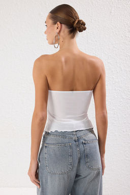 Beyaz Premium Buzzy Kalp Yaka Buzgulu Esnek Crop Orme Bluz TWOSS24BZ00204