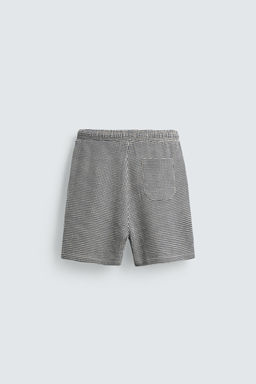 BERMUDA REGULAR FIT ESTRUCTURA SEERSUCKER / Crudo / Marino