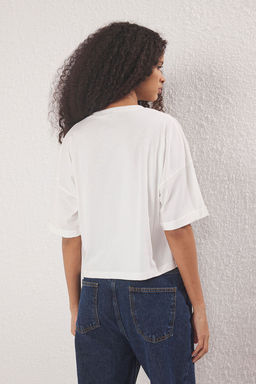 TRENDYOLMILLA Siyah Fiyonk Nak?sl? Regular/Normal Kal?p Crop Orme T-Shirt TWOSS25TS00132  фото 8