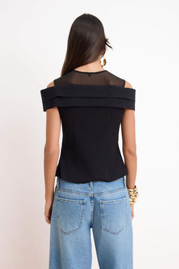 Siyah Tul ve Buzgu Detayl? Bisiklet Yaka Dokuma Bluz TPRSS26BZ00048 - Trendyolmilla фото 4