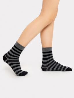 Цена за 5 пар! Носки детские темно-серые с рисунком в виде поперечных полосок