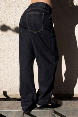 HIGH-WAIST TRF BARREL JEANS - Zara фото 3
