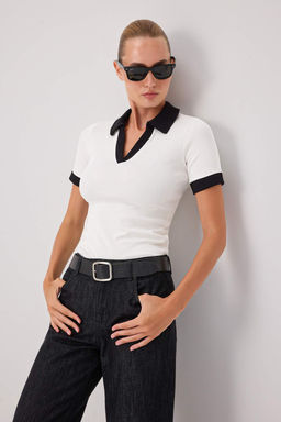 Ekru Renk Bloklu Fitted/V_cuda Oturan Polo Yaka Fitilli Esnek _rme T-Shirt TWOSS26TS00377 - Trendyolmilla фото 2
