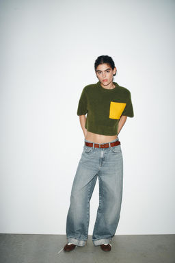 SHORT SLEEVE KNIT SWEATER