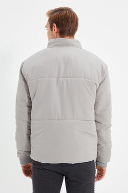TRENDYOL MAN Koyu Yesil Regular Fit Cepli Ruzgara ve Suya Dayan?kl? Sisme Mont TMNAW22MO0091 - Trendyolmilla фото 13