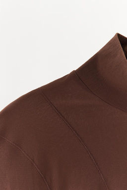 FITTED TOP WITH TOPSTITCHING - Zara фото 7