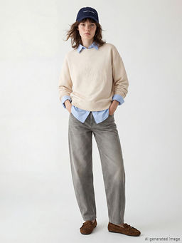 Свитшот женский Paris с вышивкой oversize