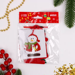 Цена за 3 шт. Ёлочная игрушка из фетра «Снеговик с подарком», своими руками