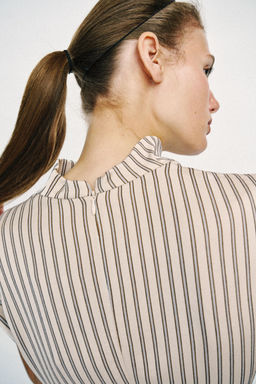 VESTIDO MINI RAYAS ENCAJE / Rosa - Zara фото 6